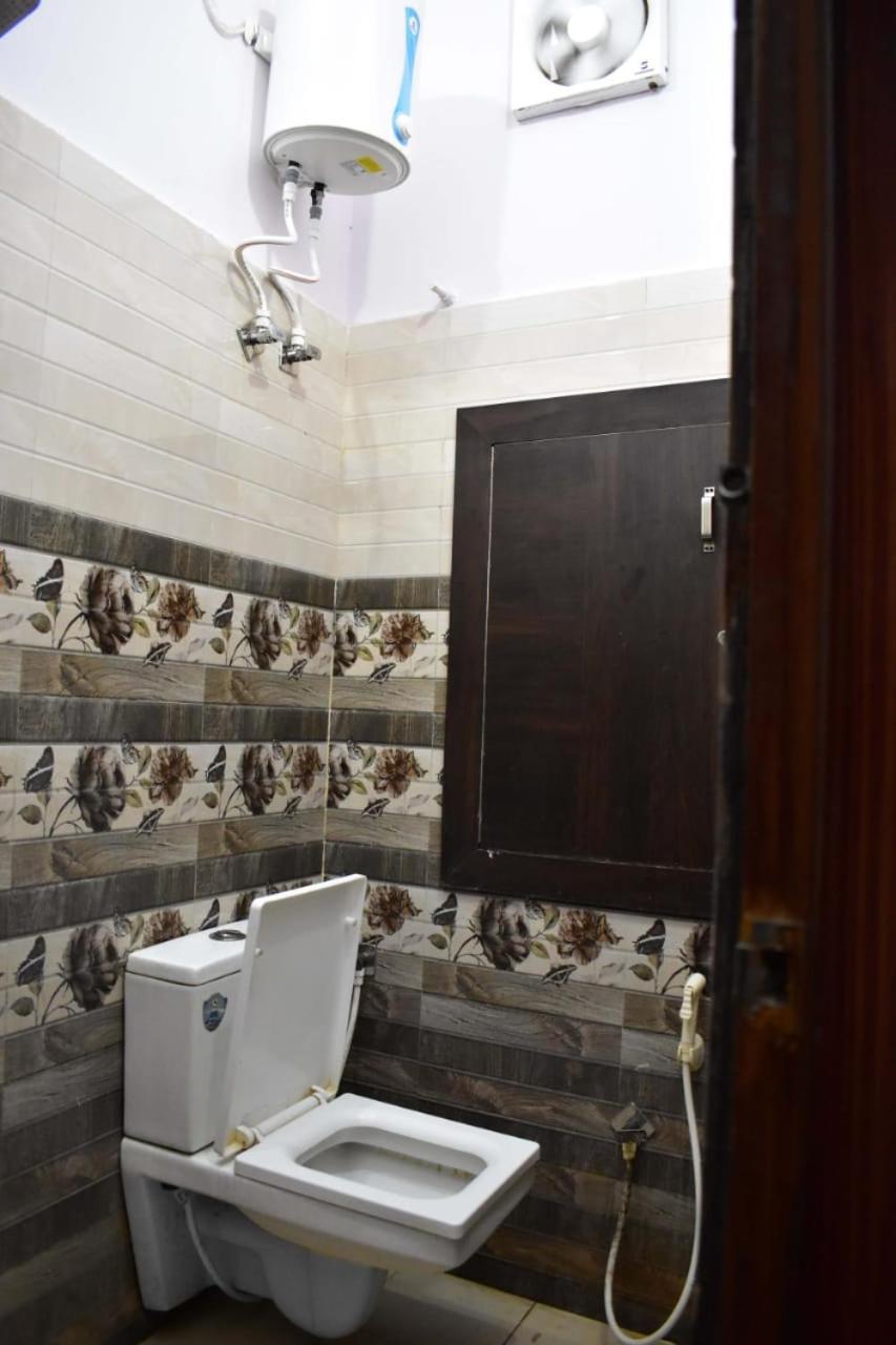 Hotel Rudra Residency Near Railway Station Mathura Buitenkant foto