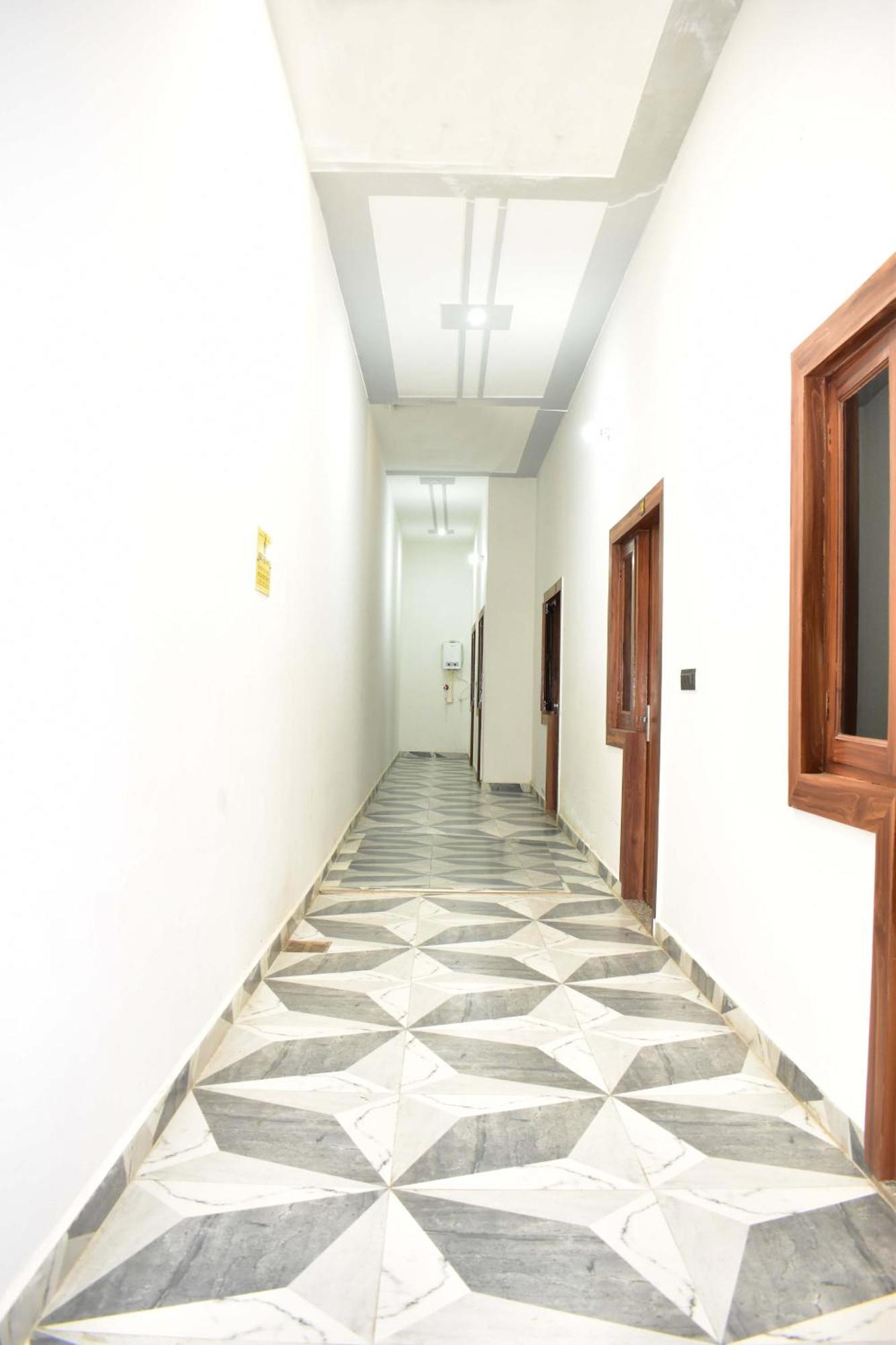 Hotel Rudra Residency Near Railway Station Mathura Buitenkant foto