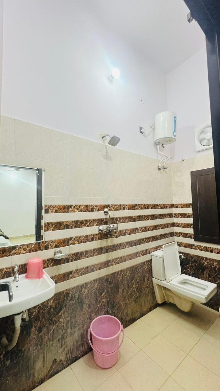 Hotel Rudra Residency Near Railway Station Mathura Buitenkant foto