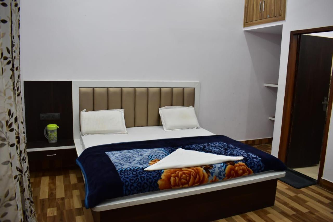 Hotel Rudra Residency Near Railway Station Mathura Buitenkant foto